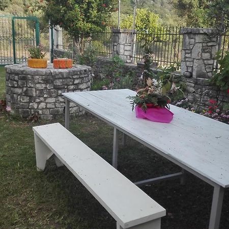 Green House Himare Luaran gambar
